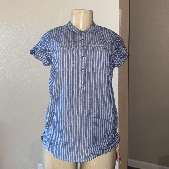 New BLANKNYC chambray stripe top. - Picture 3 of 13